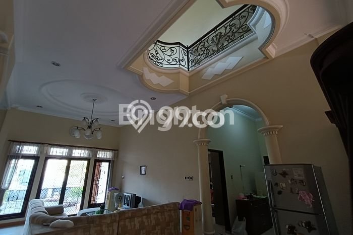 Siap Huni Hunian Elit 6 Kamar di Kaliwates Dekat ke Mana Pun Siap Huni Hunian Elit 6 Kamar di Kaliwates Dekat ke Mana Pun