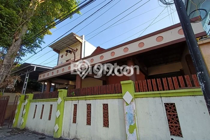 Ruko Dijual di Lumajang LT 297m2 & LB 297m2 Lokasi Terbaik! Ruko Dijual di Lumajang LT 297m2 & LB 297m2 Lokasi Terbaik!