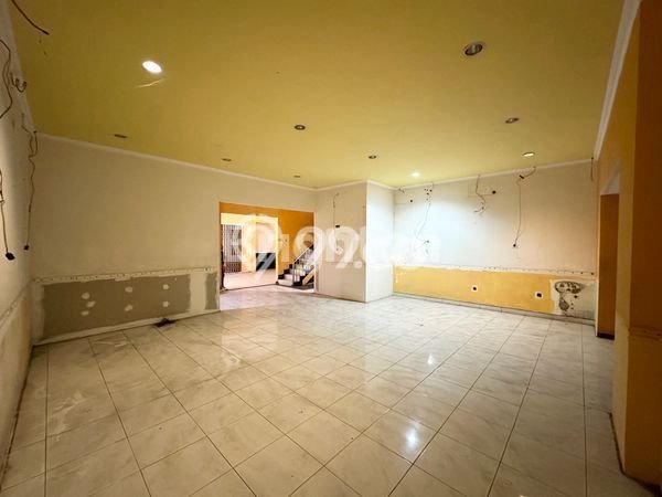 Komersial bagus disewakan di Banjarsari Surakarta dengan LB 700m2 harga sewa terbaik Komersial bagus disewakan di Banjarsari Surakarta dengan LB 700m2 harga sewa terbaik