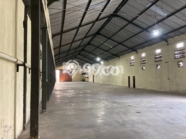 Unit Gudang Disewa Lokasi Gatak, Sukoharjo Spesifikasi Luas Bangunan 850m2 Unit Gudang Disewa Lokasi Gatak, Sukoharjo Spesifikasi Luas Bangunan 850m2