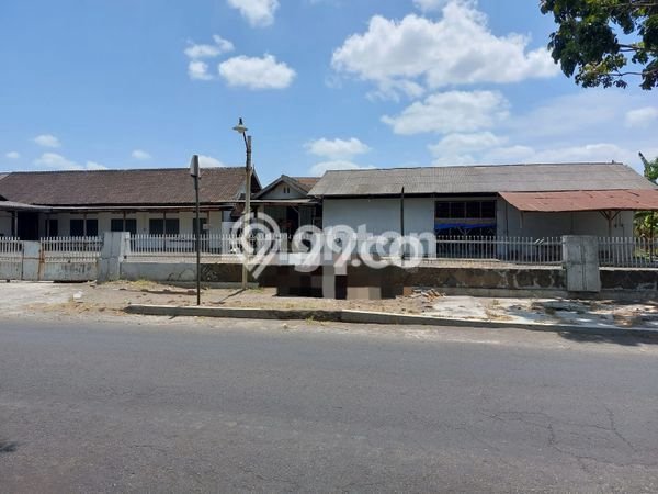 Gudang untuk Disewa di Pusat Sukoharjo Luas Bangunan 500m2 Gudang untuk Disewa di Pusat Sukoharjo Luas Bangunan 500m2
