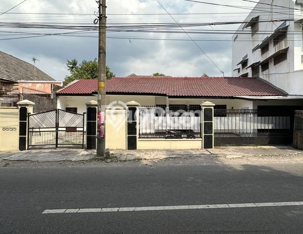 Dijual Hunian Mewah dengan Fasilitas Sekitar Komplit di Laweyan, Surakarta Dijual Hunian Mewah dengan Fasilitas Sekitar Komplit di Laweyan, Surakarta