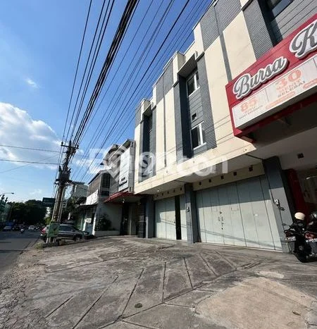 Ruko bagus disewakan di Serengan Surakarta dengan LB 3003m2 harga sewa terbaik Ruko bagus disewakan di Serengan Surakarta dengan LB 3003m2 harga sewa terbaik