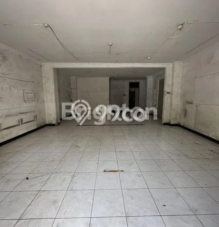 Unit Ruko Disewa Lokasi Pasar Kliwon, Surakarta Spesifikasi Luas Bangunan 90m2 Unit Ruko Disewa Lokasi Pasar Kliwon, Surakarta Spesifikasi Luas Bangunan 90m2