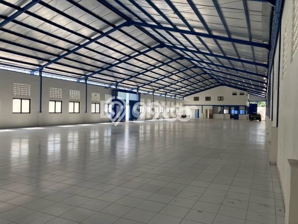 Unit Gudang disewakan di Gatak Sukoharjo dengan LT 2400m2 / LB 1600m2 Unit Gudang disewakan di Gatak Sukoharjo dengan LT 2400m2 / LB 1600m2
