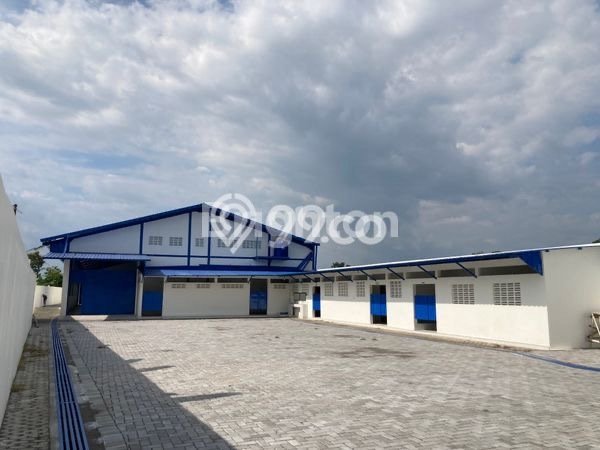 Unit Gudang disewakan di Gatak Sukoharjo dengan LT 2400m2 / LB 1600m2 Unit Gudang disewakan di Gatak Sukoharjo dengan LT 2400m2 / LB 1600m2