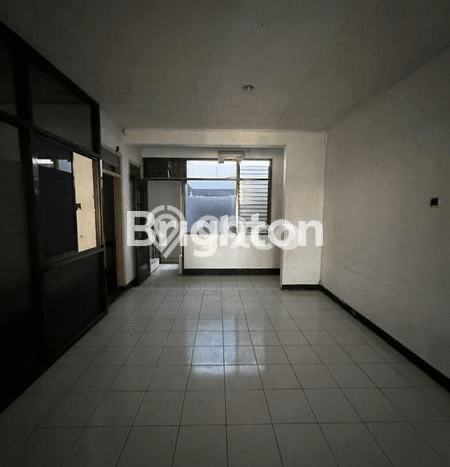 Ruko Disewa di Surakarta dengan LB 300m2 Area Komersial Ramai Ruko Disewa di Surakarta dengan LB 300m2 Area Komersial Ramai