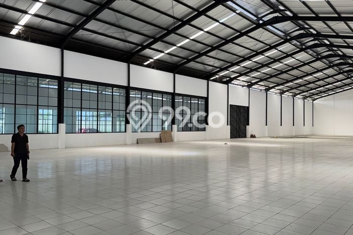 Unit Gudang disewakan di Sragen Sragen dengan LT 11000m2 / LB 2000m2 Unit Gudang disewakan di Sragen Sragen dengan LT 11000m2 / LB 2000m2