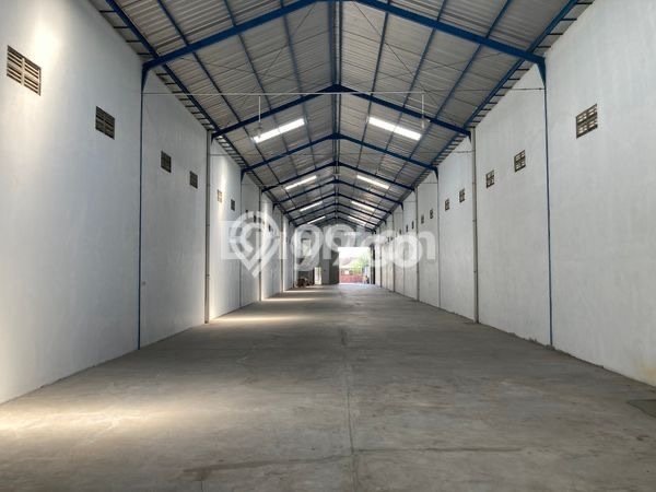 Gudang paling strategis disewakan di Gatak Sukoharjo Gudang paling strategis disewakan di Gatak Sukoharjo