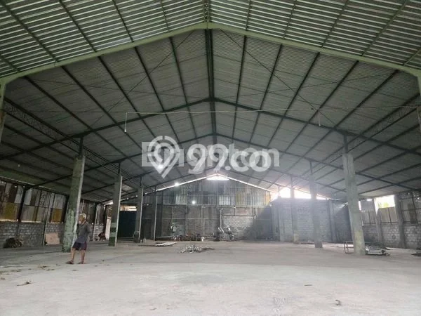 Disewakan Gudang komersial di Gondangrejo luas bangunan 1200m2 Disewakan Gudang komersial di Gondangrejo luas bangunan 1200m2
