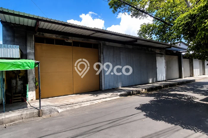 Unit Gudang disewakan di Jebres Surakarta dengan LT 1300m2 / LB 375m2 Unit Gudang disewakan di Jebres Surakarta dengan LT 1300m2 / LB 375m2