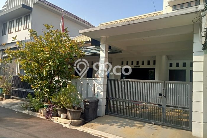 For Sale Hunian Rumah Terawat 3 Kamar di Cibubur, Bekasi For Sale Hunian Rumah Terawat 3 Kamar di Cibubur, Bekasi