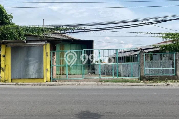 LOKASI BISNIS! Gudang For Rent di Benowo, Luas 357m2m², Akses Strategis LOKASI BISNIS! Gudang For Rent di Benowo, Luas 357m2m², Akses Strategis