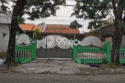 Disewakan Rumah Konsep Modern di Lakarsantri Surabaya dengan 6 Kamar Disewakan Rumah Konsep Modern di Lakarsantri Surabaya dengan 6 Kamar