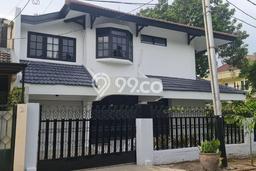 Dijual Rumah Premium dengan Fasilitas Sekitar Komplit di Kebayoran Lama, Jakarta Selatan Dijual Rumah Premium dengan Fasilitas Sekitar Komplit di Kebayoran Lama, Jakarta Selatan