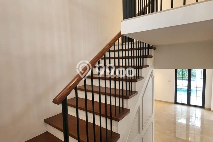 Jual Rumah Luas Elegan Dengan View Cantik di Lebak Bulus, Jakarta Selatan Jual Rumah Luas Elegan Dengan View Cantik di Lebak Bulus, Jakarta Selatan