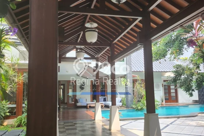 Rumah Mewah Siap Huni LT 1923m2 di Cilandak, Jakarta Selatan Rumah Mewah Siap Huni LT 1923m2 di Cilandak, Jakarta Selatan