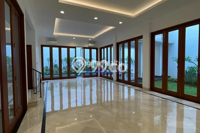 Hunian Mewah LB 525m2 Siap Pakai Desain Elegan di Pondok Indah, Jakarta Selatan Hunian Mewah LB 525m2 Siap Pakai Desain Elegan di Pondok Indah, Jakarta Selatan