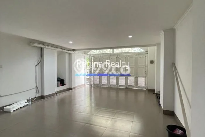 Hunian Elit LB 850m2 Siap Huni Desain Elegan di Pondok Indah, Jakarta Selatan Hunian Elit LB 850m2 Siap Huni Desain Elegan di Pondok Indah, Jakarta Selatan