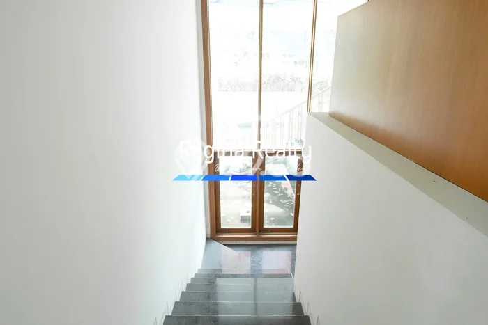 For Sale! Luxury House LT 665m2 Desain Modern di Pondok Indah For Sale! Luxury House LT 665m2 Desain Modern di Pondok Indah