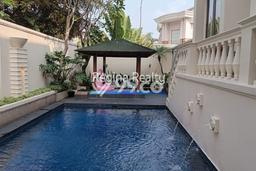 Disewakan! Rumah 5 Kamar Tidur &
4 Kamar Mandi di Pondok Indah, Jakarta Selatan Disewakan! Rumah 5 Kamar Tidur &
4 Kamar Mandi di Pondok Indah, Jakarta Selatan