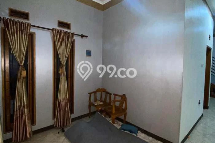 Disewakan! Rumah 4 Kamar Tidur &
2 Kamar Mandi di Cikutra, Bandung Disewakan! Rumah 4 Kamar Tidur &
2 Kamar Mandi di Cikutra, Bandung