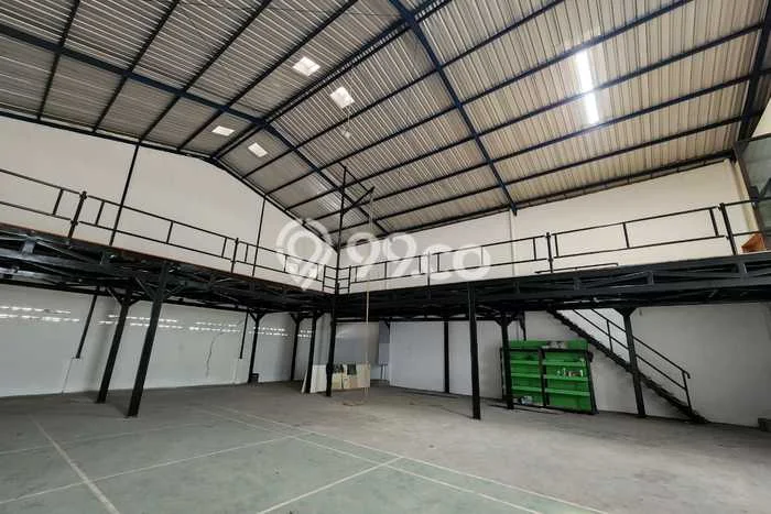 Unit Gudang Paling Strategis di Jabon Sidoarjo dengan LB 330m2 Unit Gudang Paling Strategis di Jabon Sidoarjo dengan LB 330m2