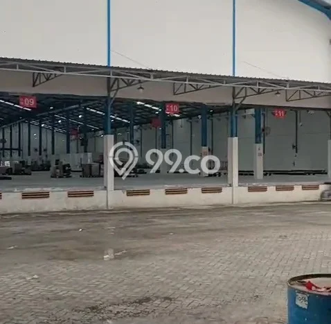 Disewakan Gudang komersial di Krian luas bangunan 2000m2 Disewakan Gudang komersial di Krian luas bangunan 2000m2