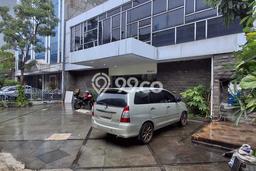 Ruko untuk disewa di Kebayoran Baru punya LT 365m2 & LB 410m2 harga sewa kompetitif Ruko untuk disewa di Kebayoran Baru punya LT 365m2 & LB 410m2 harga sewa kompetitif