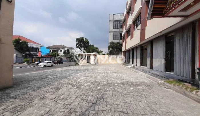 FOR RENT! Ruko di Kemanggisan Cocok untuk Bisnis 250m2 FOR RENT! Ruko di Kemanggisan Cocok untuk Bisnis 250m2