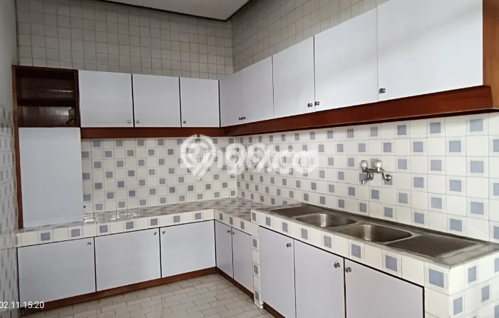 Sewa Rumah Bagus di Klojen Harga Rp.700 Juta/ Tahun Sewa Rumah Bagus di Klojen Harga Rp.700 Juta/ Tahun