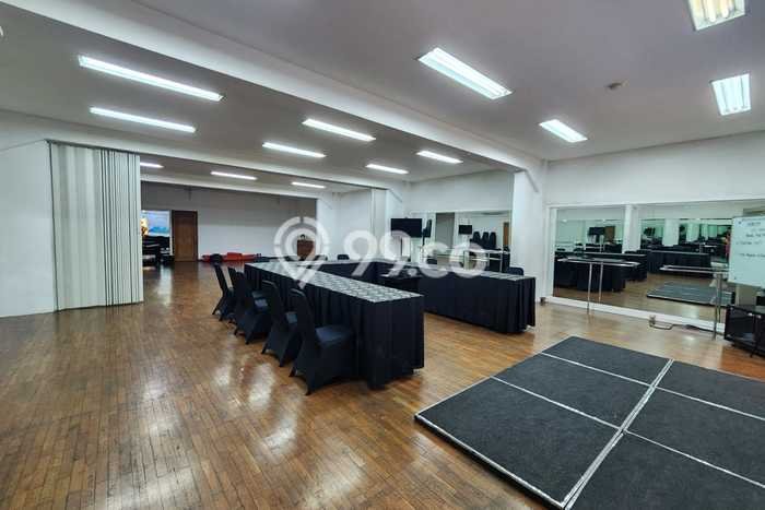 LOKASI PREMIUM! Kantor di Wahid Hasyim, Luas 2402m², Jalan Utama, Area Bisnis LOKASI PREMIUM! Kantor di Wahid Hasyim, Luas 2402m², Jalan Utama, Area Bisnis