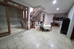 Rumah Mewah Dijual LT 252m2 di Kebayoran Baru, Jakarta Selatan Rumah Mewah Dijual LT 252m2 di Kebayoran Baru, Jakarta Selatan