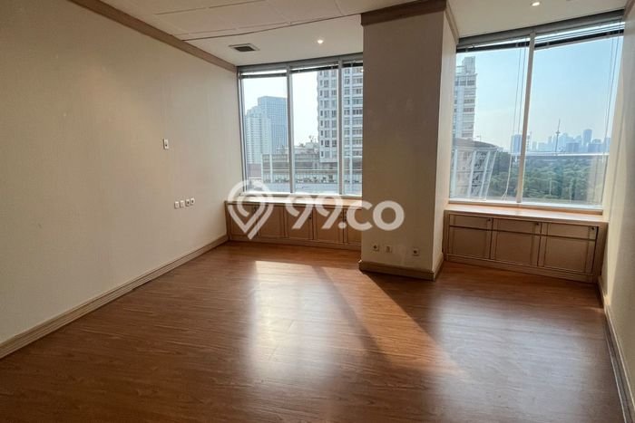 Disewakan Kantor di Kawasan Ramai Sudirman Luas 218m2 Disewakan Kantor di Kawasan Ramai Sudirman Luas 218m2