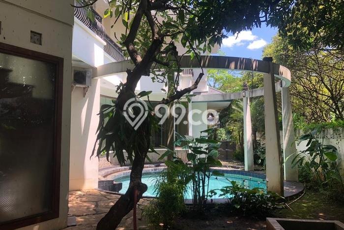 Ready to Use! Luxury House LT 650m2 Desain Elegan di patra kuningan Ready to Use! Luxury House LT 650m2 Desain Elegan di patra kuningan