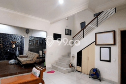 Rumah 2 Lantai Bagus Semi Furnished SHM di Chrysocolla, Tangerang Rumah 2 Lantai Bagus Semi Furnished SHM di Chrysocolla, Tangerang