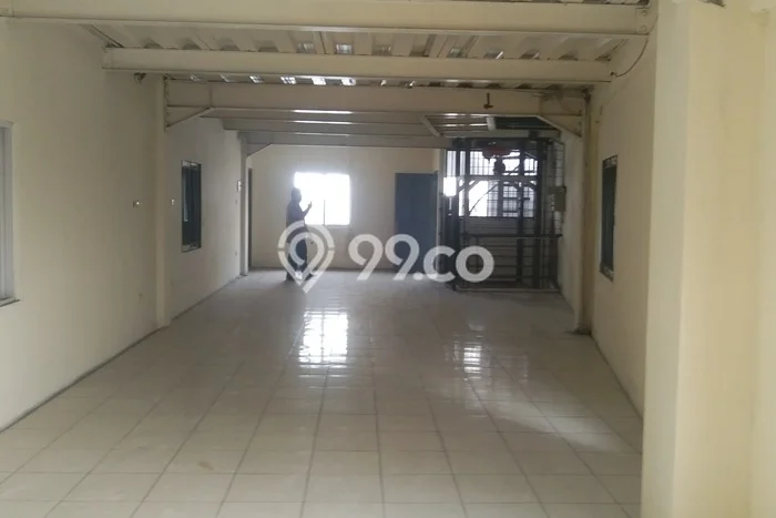 Unit Komersial Disewakan di Jakarta Barat Area Strategis Harga Kompetitif Unit Komersial Disewakan di Jakarta Barat Area Strategis Harga Kompetitif