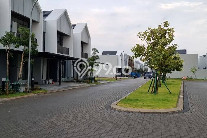 Lokasi strategis! Rumah siap pakai disewakan di Curug LB 180m2 Lokasi strategis! Rumah siap pakai disewakan di Curug LB 180m2