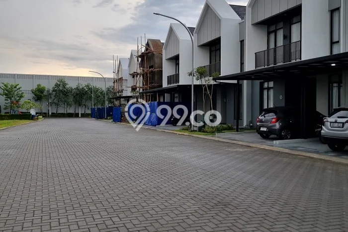 Lokasi strategis! Rumah siap pakai disewakan di Curug LB 180m2 Lokasi strategis! Rumah siap pakai disewakan di Curug LB 180m2