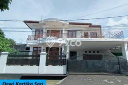 Jual Rumah Luas Elegan Dengan View Cantik di Sektor 1 - Bintaro, Jakarta Selatan Jual Rumah Luas Elegan Dengan View Cantik di Sektor 1 - Bintaro, Jakarta Selatan