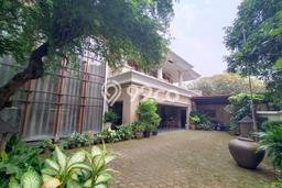 Hunian Elit LB 2500m2 Siap Huni Desain Elegan di Simprug, Jakarta Selatan Hunian Elit LB 2500m2 Siap Huni Desain Elegan di Simprug, Jakarta Selatan