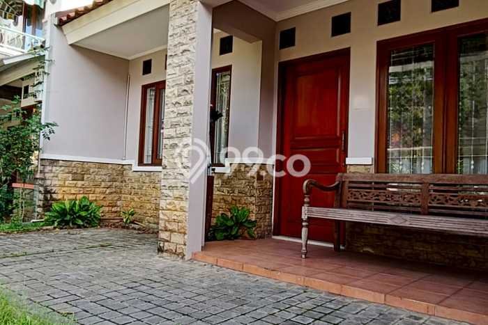 Rumah di Pesanggrahan, 4 KT, Design Modern, LT 135m² LB 100m² Rumah di Pesanggrahan, 4 KT, Design Modern, LT 135m² LB 100m²