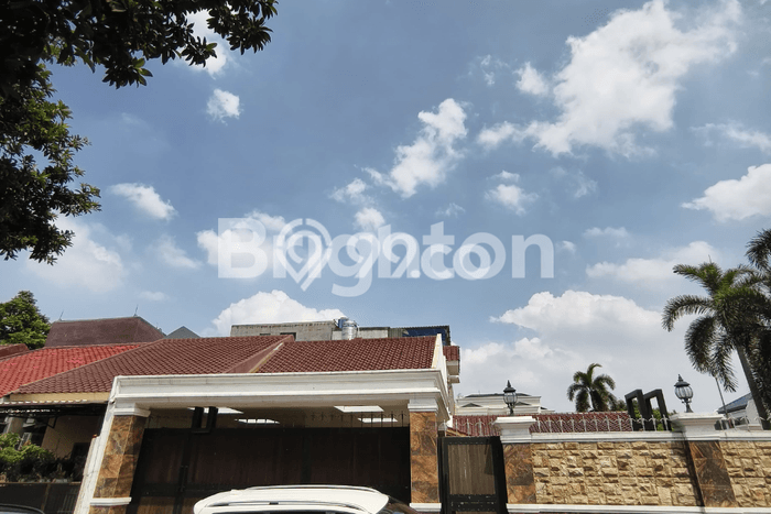 Dijual Rumah Elit Exclusive di Serpong, Tangerang Selatan Dijual Rumah Elit Exclusive di Serpong, Tangerang Selatan