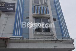 Ruko Area Strategis di Kebon Jeruk, Luas 300m², Disewakan Ruko Area Strategis di Kebon Jeruk, Luas 300m², Disewakan