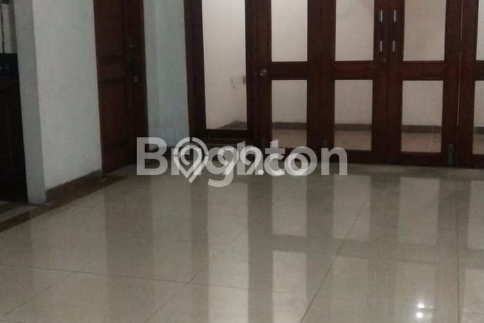 Rumah Luxury Modern Tanpa Renovasi di Slipi Jakarta Barat Rumah Luxury Modern Tanpa Renovasi di Slipi Jakarta Barat