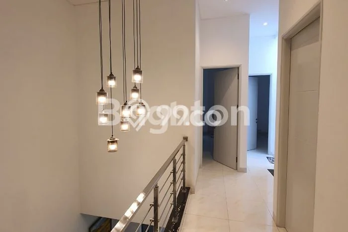 Hunian Elit LB 240m2 Siap Pakai Desain Elegan di Pantai Indah Kapuk, Jakarta Utara Hunian Elit LB 240m2 Siap Pakai Desain Elegan di Pantai Indah Kapuk, Jakarta Utara