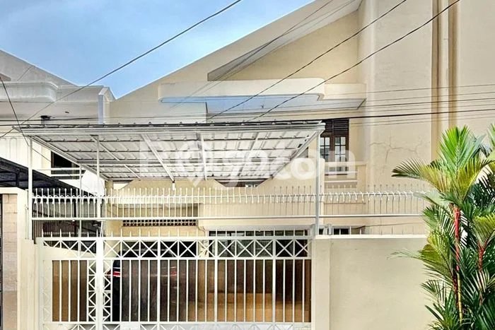Rumah Mewah LB 300m2 Siap Huni Desain Elegan di Pluit, Jakarta Utara Rumah Mewah LB 300m2 Siap Huni Desain Elegan di Pluit, Jakarta Utara