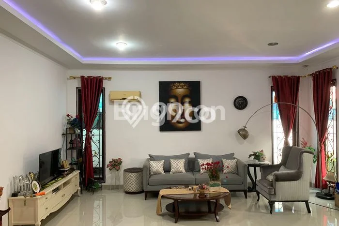 Jual Rumah Luas Megah Dengan View Cantik di Jelambar, Jakarta Barat Jual Rumah Luas Megah Dengan View Cantik di Jelambar, Jakarta Barat