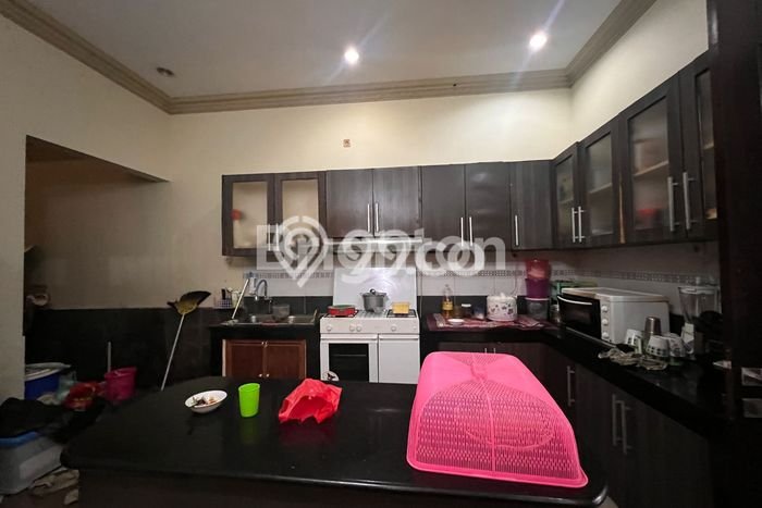 Ready to Use! Luxury House LT 250m2 Desain Elegan di Hayam Wuruk Ready to Use! Luxury House LT 250m2 Desain Elegan di Hayam Wuruk