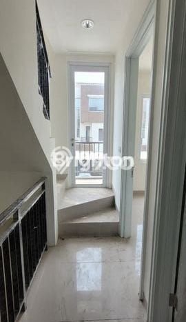 Dijual Rumah 3 Kamar Lokasi Ideal Bagus dan Strategis di Kelapa Gading Dijual Rumah 3 Kamar Lokasi Ideal Bagus dan Strategis di Kelapa Gading